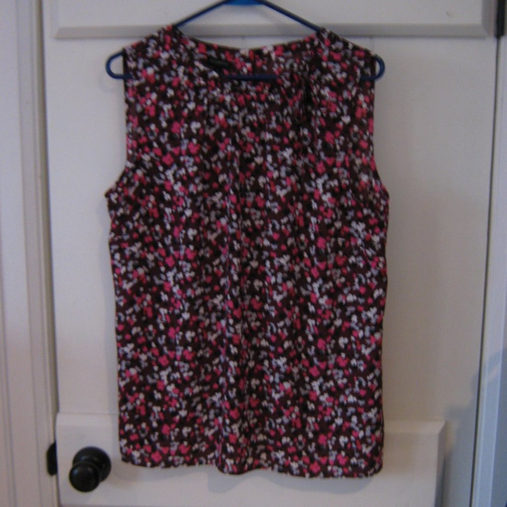 Pretty Talbot's Sleeveless Blouse